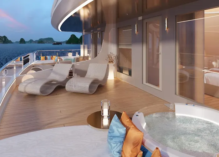 Athena Premium Bay Cruise Botel 5*