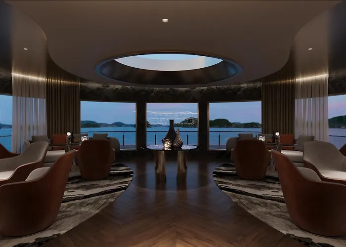 Athena Premium Bay Cruise Botel 5*